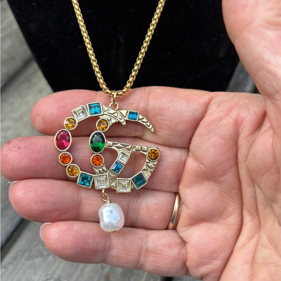 Authentic Large Gucci Gold Charm Multicolor Stones on chunky gold plated chain - Picture 3 of 6